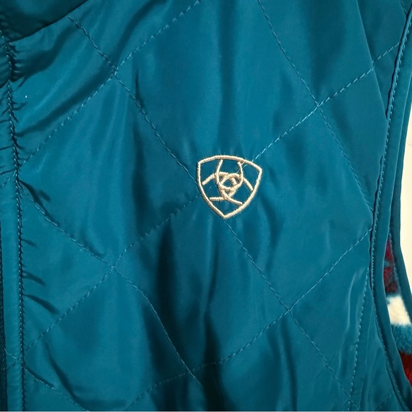 Ariat Dilon Reversible Insulated Vest color Teal size small - Picture 3 of 13